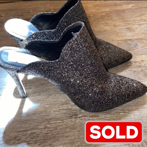 Gianni Bini Shoes - Gianni Bini Silver Black Glitter Women’s Scallop Mule Heels  Size 8M